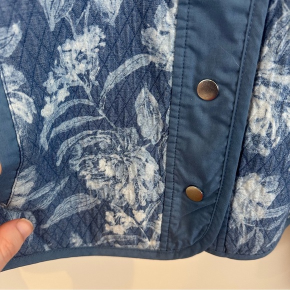 Isaac Mizrahi Quilted Jacket Blue Denim Floral Size XL Women's - Picture 6 of 10